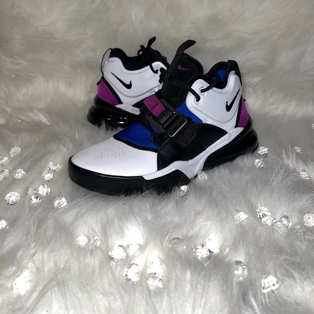 Nike Air Force 270 GS AJ8208-102